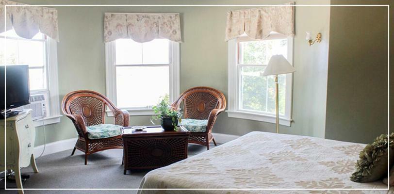 Castle Manor Inn Глостър Екстериор снимка